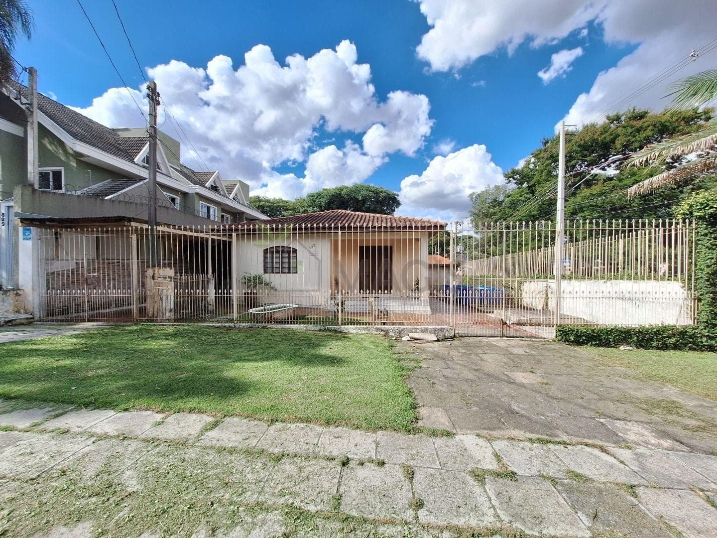 Terreno de Esquina à Venda no Água Verde 416 m em Localização Privilegiada