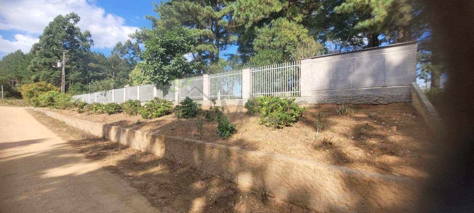 Chácara com 3 casas à venda em Contenda 9.000 m com bosque e rio