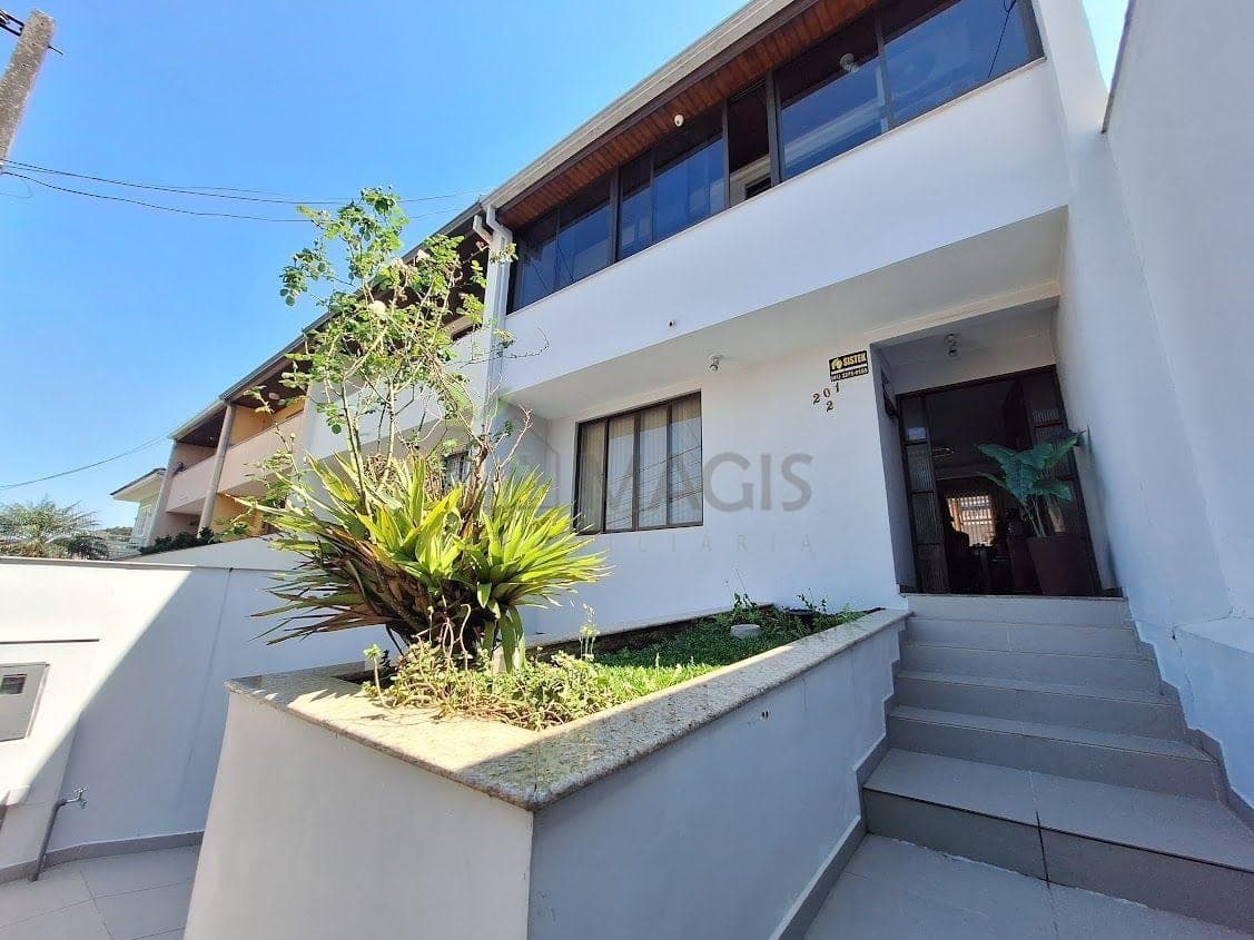 Sobrado Duplex no Bairro Uberaba, com ótima localização CURITIBA